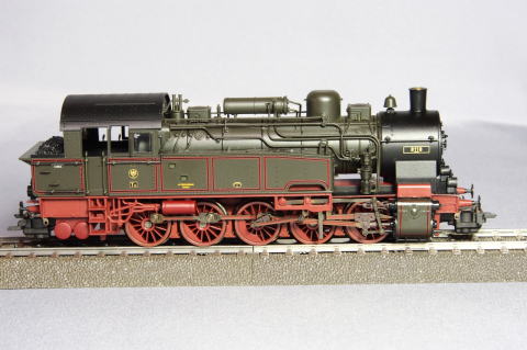 年末年始セール marklin HOゲージ　蒸気機関車（24058、18478）2台と石炭車2台 鉄道